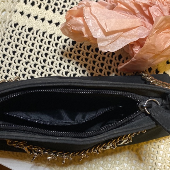 Vintage Y2K Baby Girl charm handbag with silver metal chain - Picture 7 of 11